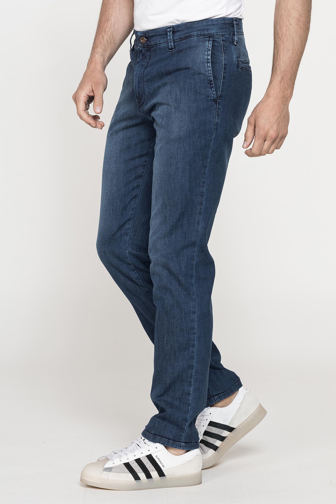 jeans uomo chino mod. 624 in denim molto leggero da 9 oz. jeans uomo chino mod. 624 in denim molto leggero da 9 oz.