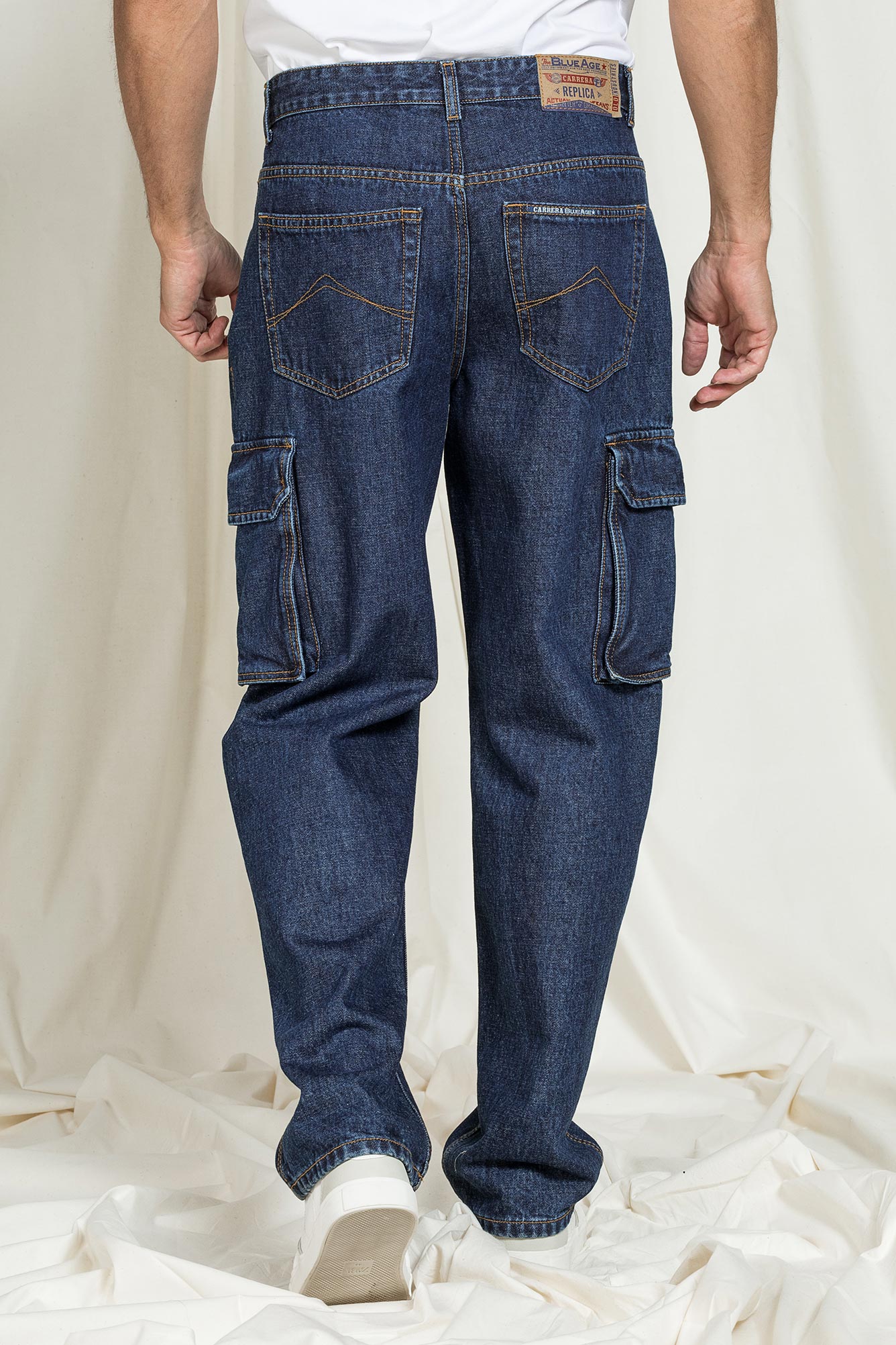 jeans modello replica in denim old style con tasconi