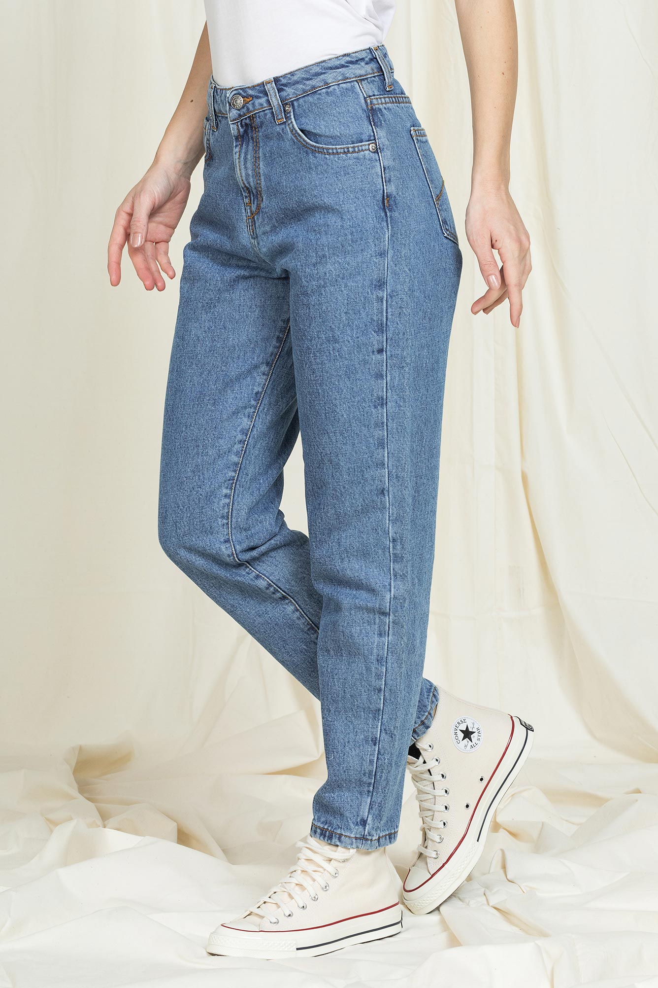 jeans modello mom linea replica
