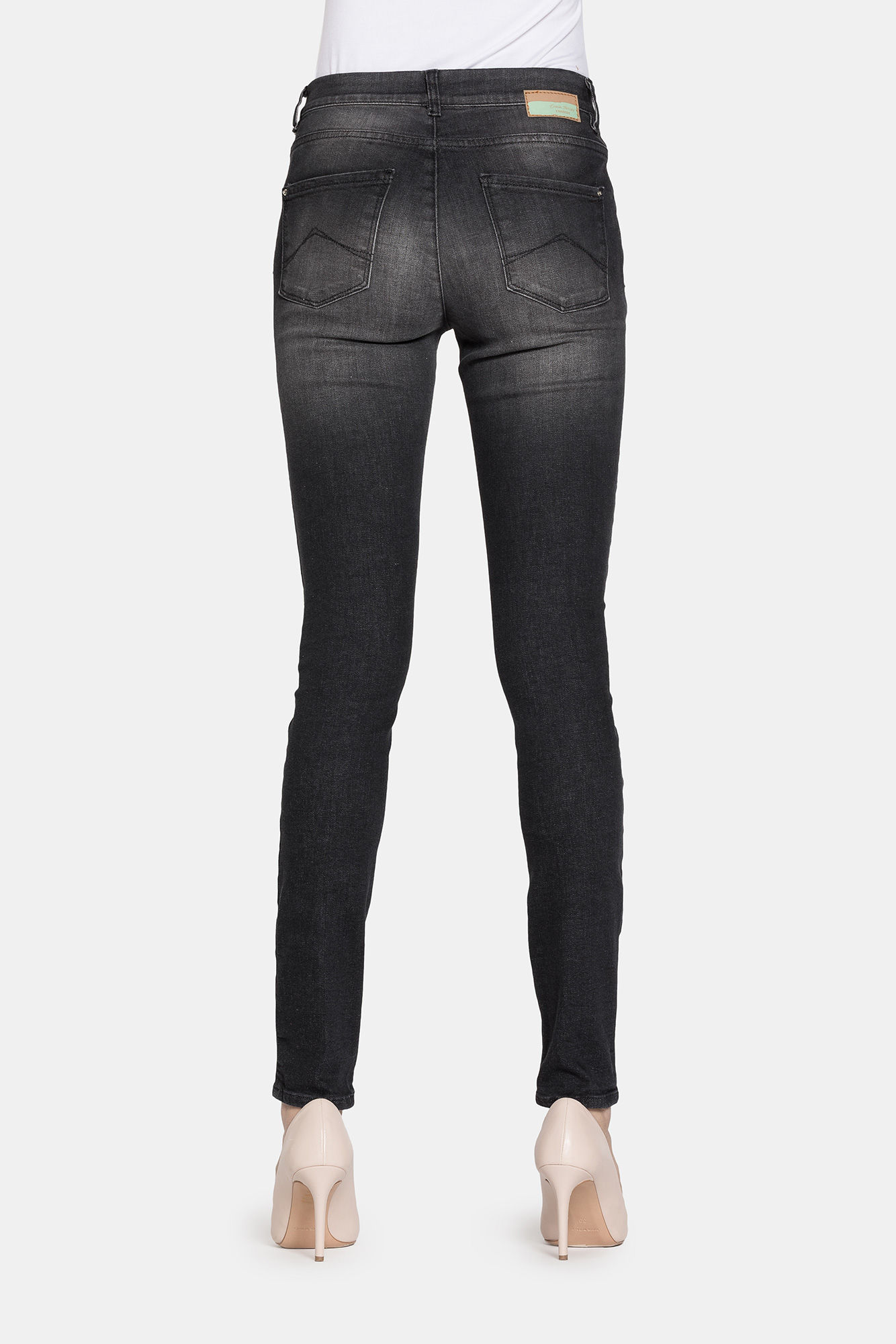 legg jeans donna con trattamento all'aloe. vita regolare e gamba stretta.
