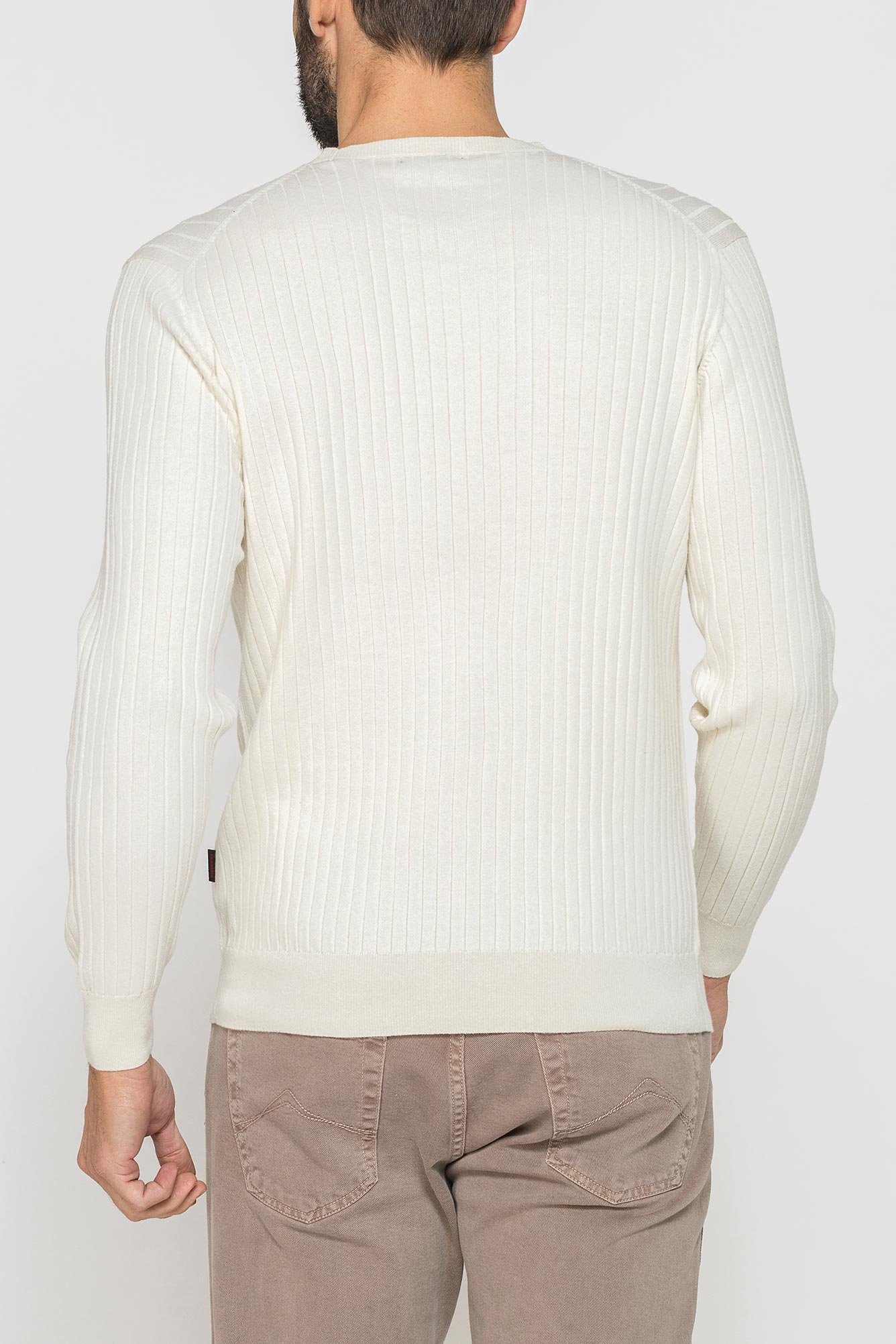 maglia girocollo con lavorazione a coste