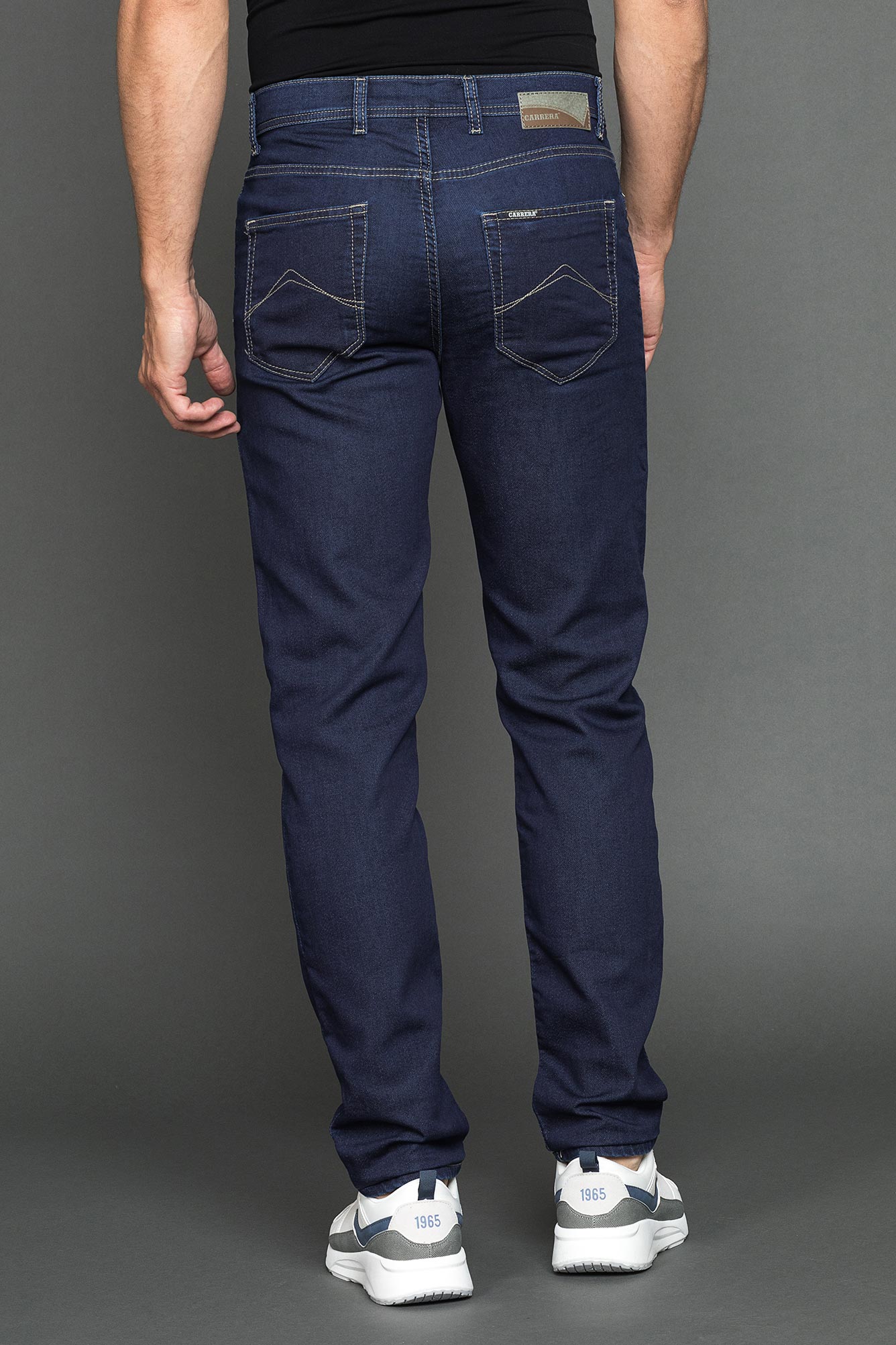 jeans passport da uomo in tessuto denim play da 10 oz. jeans passport da uomo in tessuto denim play da 10 oz.